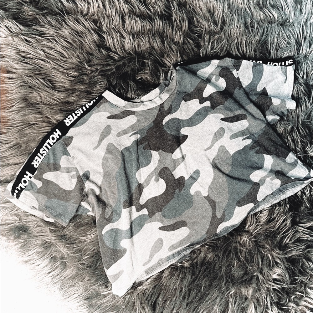 Hollister Camo Cropped Tee